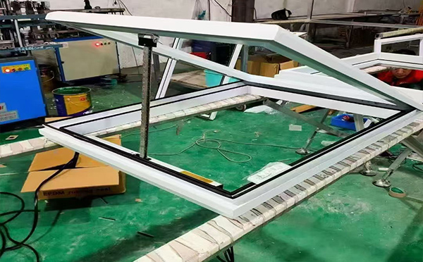 某地下车库出入口佳县排烟窗配置工程