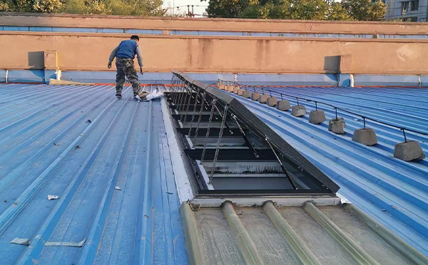 某区域性物流仓储中心佳县排烟窗系统安装项目