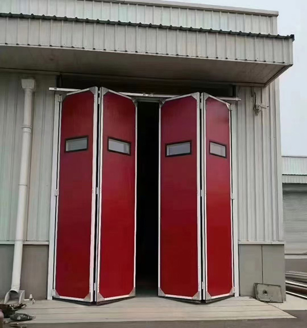 佳县工业折叠门在大型装配车间出入口的应用实例